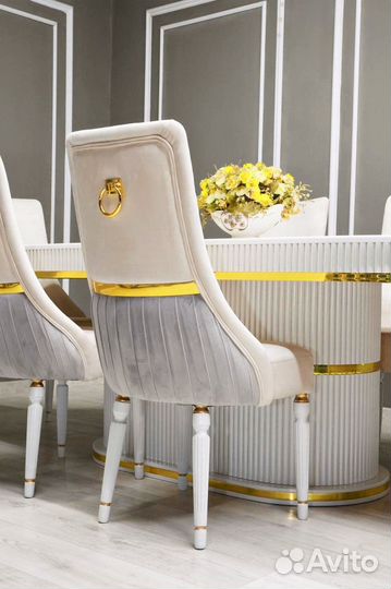 Стол и стулья новые Для гостинной Обеденный