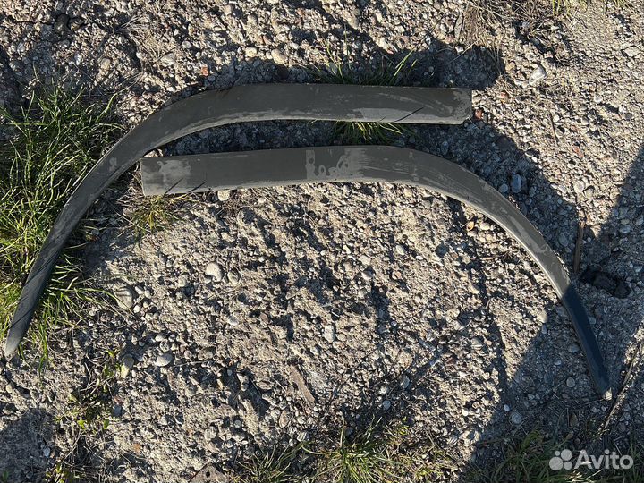 Подкрыльники Nissan Atlas