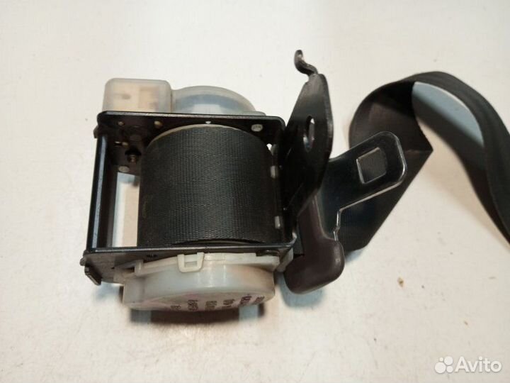 Ремень безопасности задний Toyota Prius NHW10 1NZ