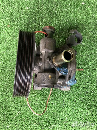 Насос гидроусилителя Outlander CU 2001- MN100472