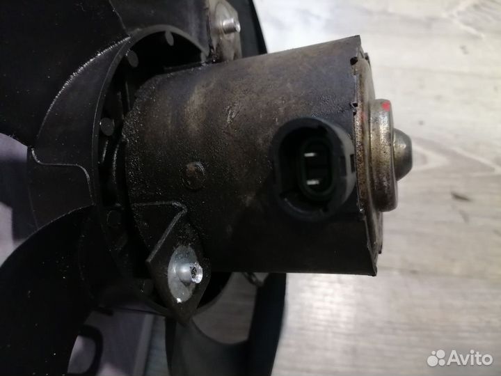 Вентилятор радиатора охлаждения двигателя диффузор