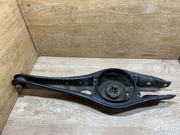 Рычаг поперечный задний правый VW Passat B8