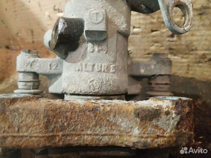 Суппорт тормозной задний правый Peugeot 408