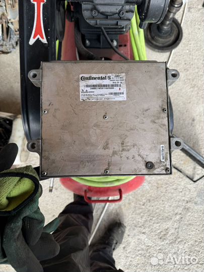 Эбу. Блок управления двигателем c4988820