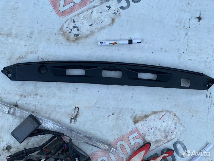 Toyota Camry v70 Молдинг багажника