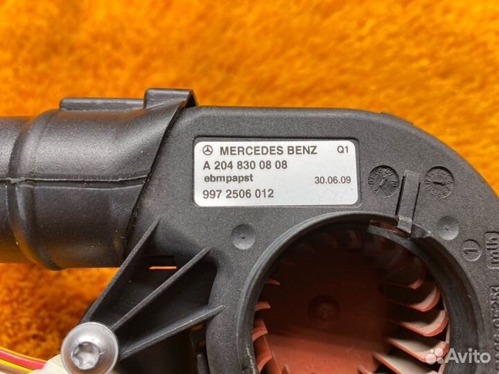 Вентилятор блока предохранителей Mercedes-Benz