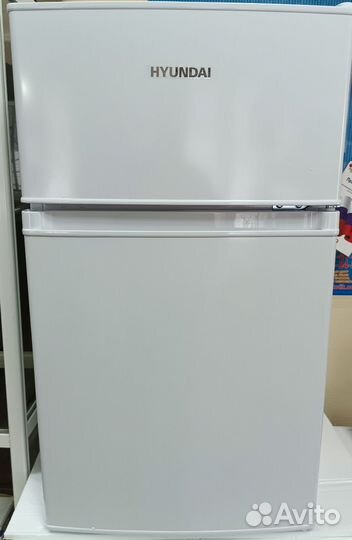 Холодильник Hyundai CT1005WT 2-хкамерн. белый