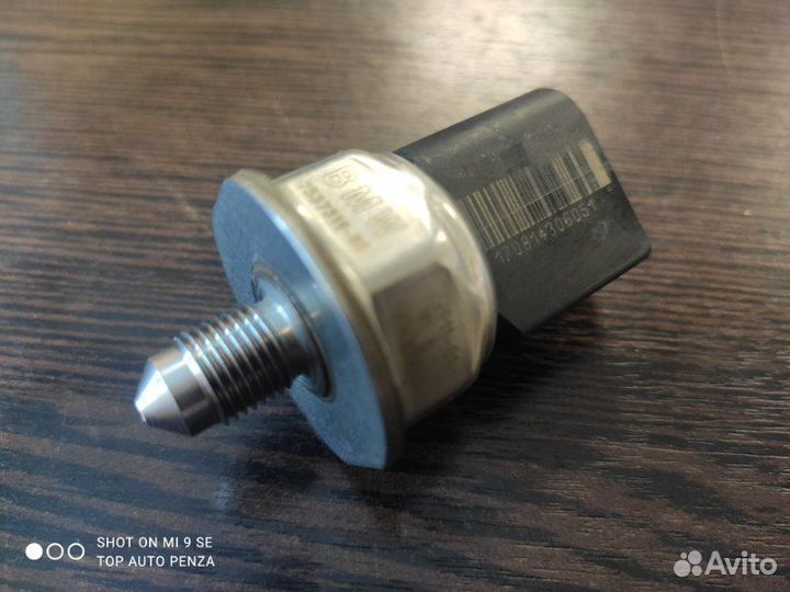 Датчик давления топлива Bmw 750Lix F02 N63 4.4I