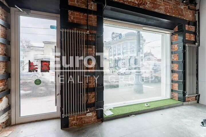 Продам торговое помещение, 315 м²