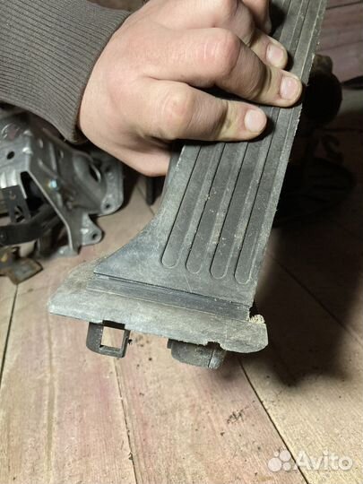 Педаль газа 1k1721503l