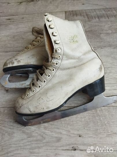 Коньки фигурные 35рр