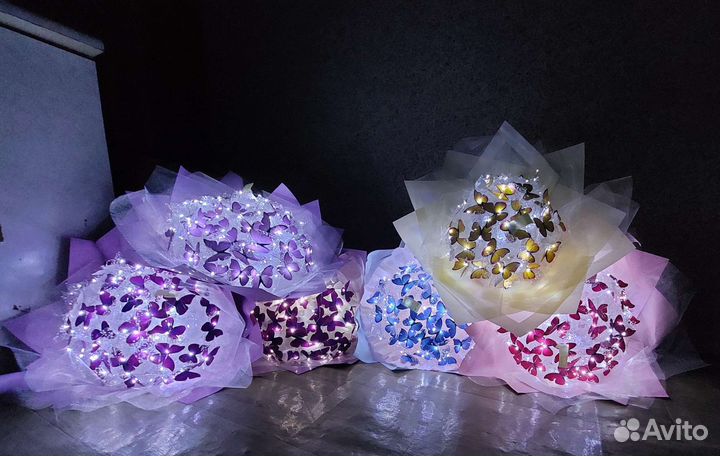 Светящийся букет из бабочек