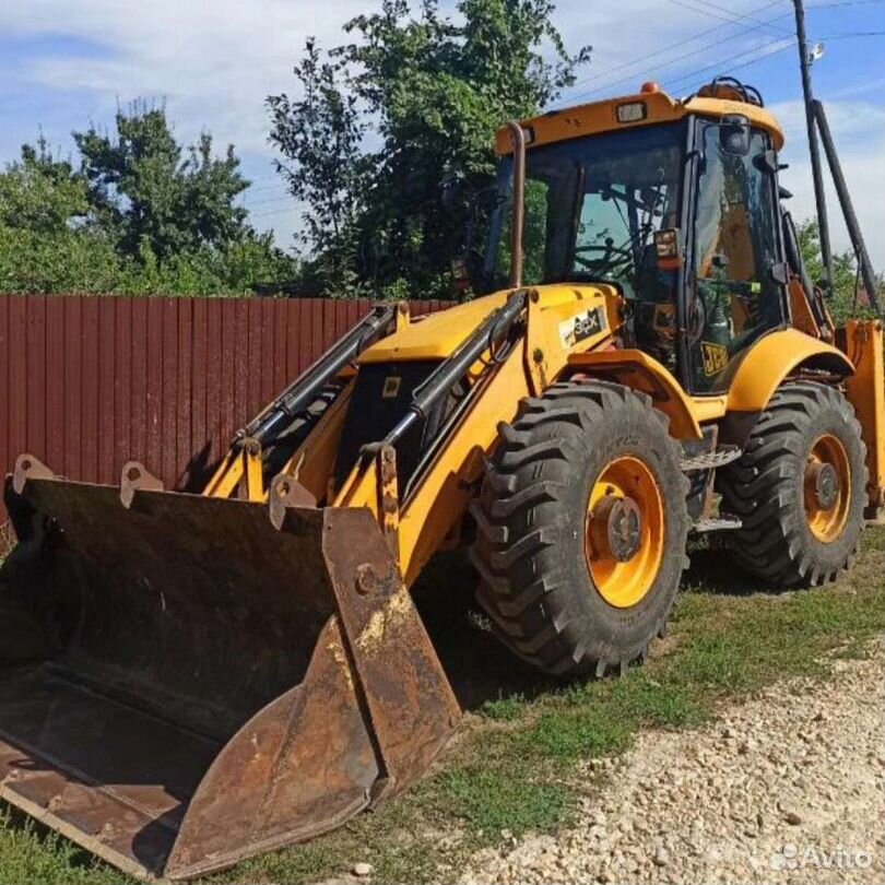 Услуги экскаватора-погрузчика JCB 3CX