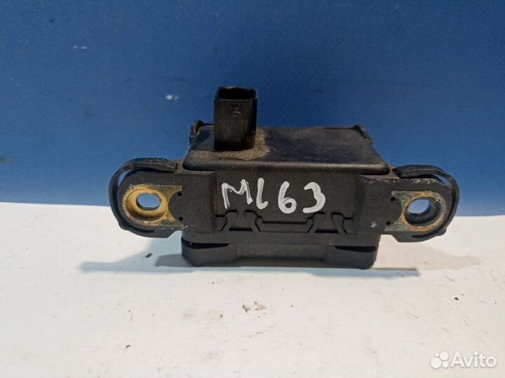 Датчик ускорения Mercedes-Benz Ml164 63 Amg 6.2