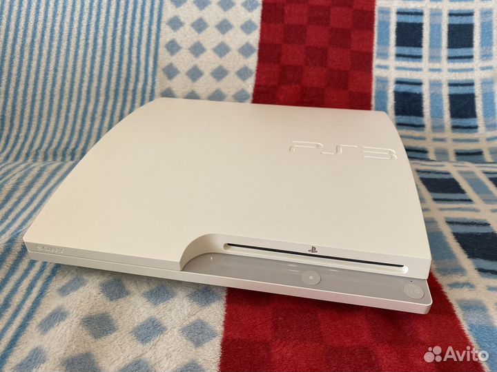 Sony PS3 Slim White 500Gb + 134 игры и 2 джойстика