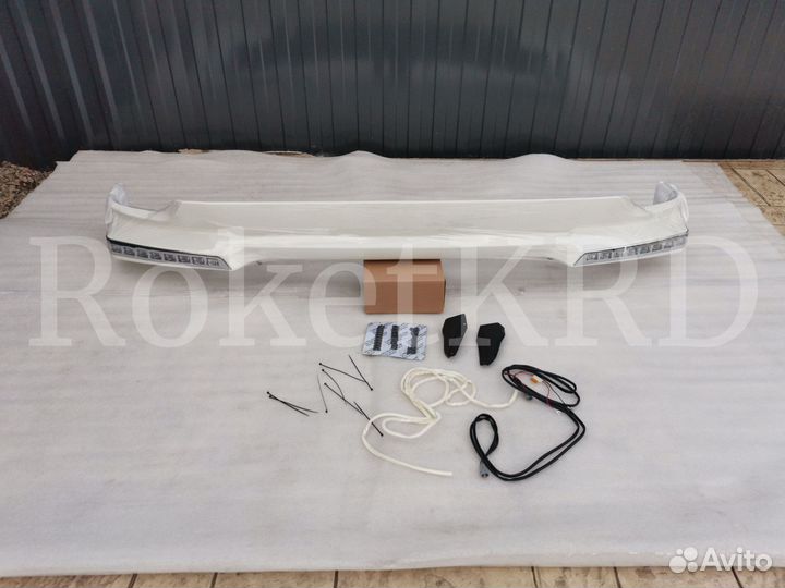 Обвес передний Toyota Land Cruiser 200 12-2015 LED