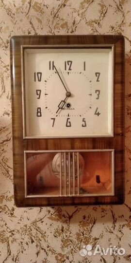 Часы с маятником Янтарь СССР