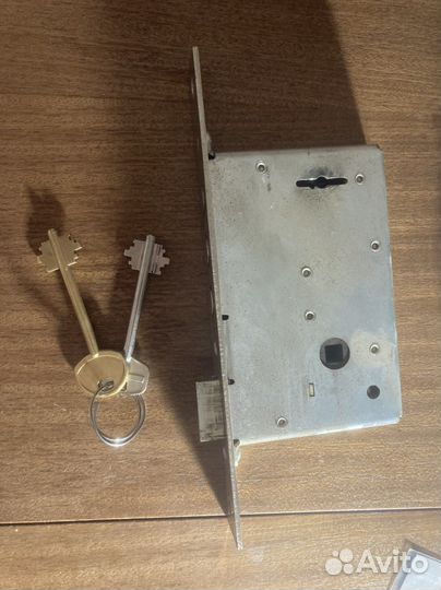 Дверной замок