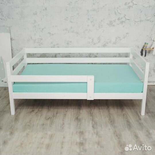 Кровать подростковая из сосны «Соня» белый цвет