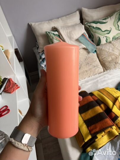 Свеча персикового цвета