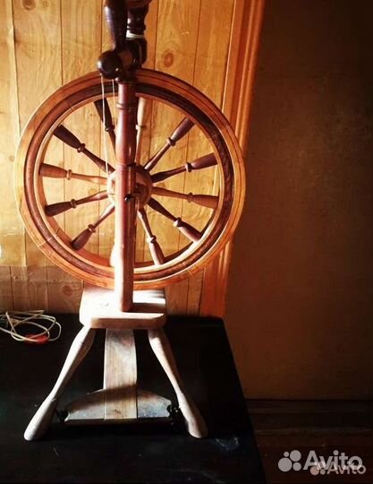 Прялка с колесом