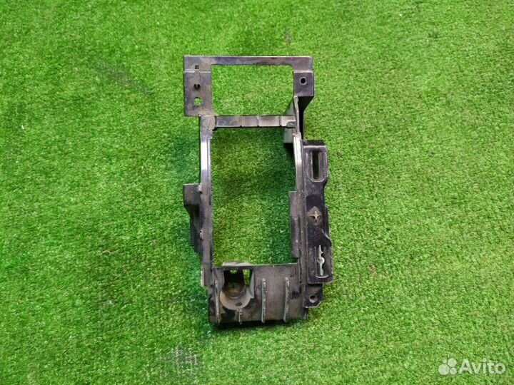 Кронштейн Nissan Teana 2009