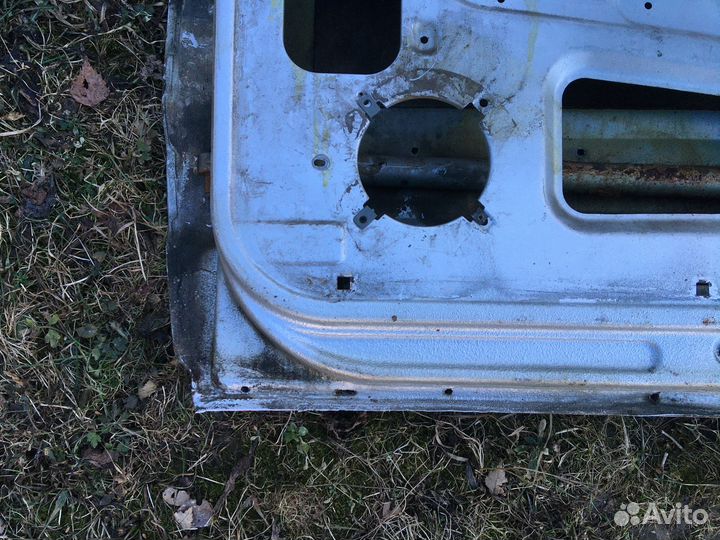 Дверь передняя правая на Chevrolet Niva 2002-2009