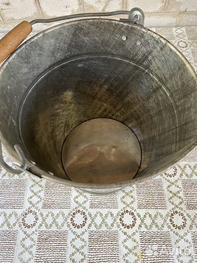 Оцинкованное ведро и фляга