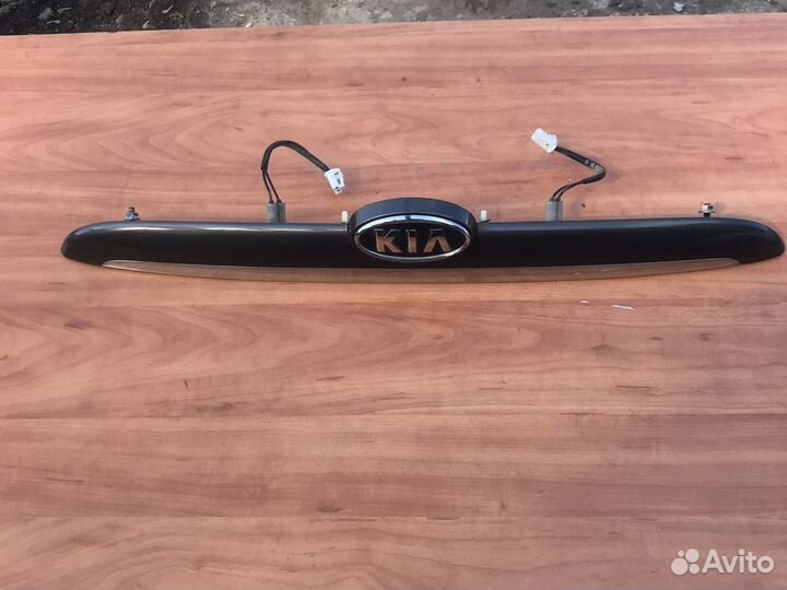 Накладка крышки багажника kia Сerato 1