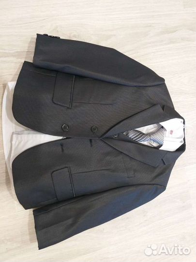 Костюм тройка