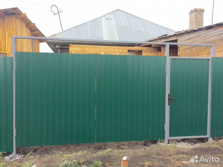 Заборы из профнастила