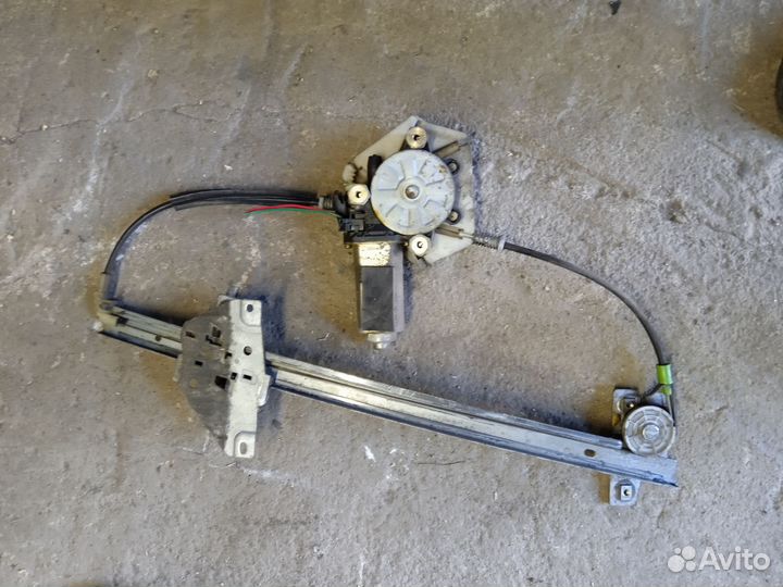 Стеклоподъёмник передний Вольво С40 В40