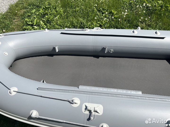 Ева коврик в лодку