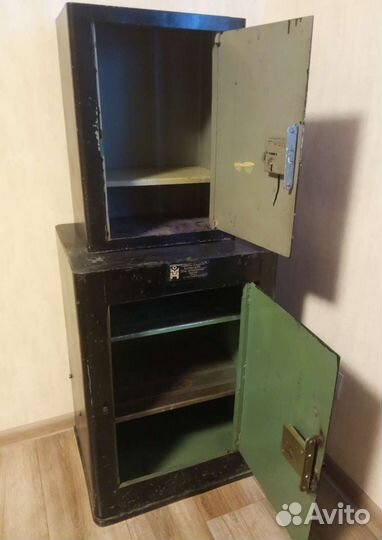 Сейф напольный