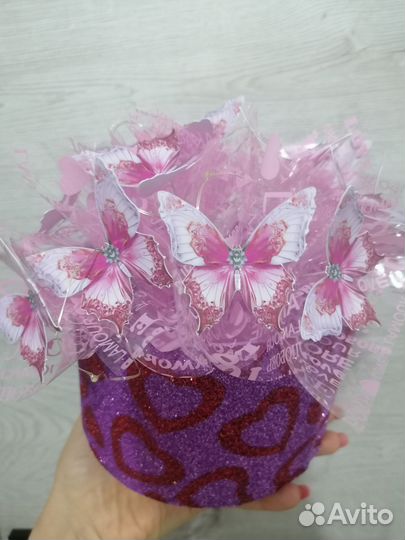 Букет из бабочек в шляпной коробке