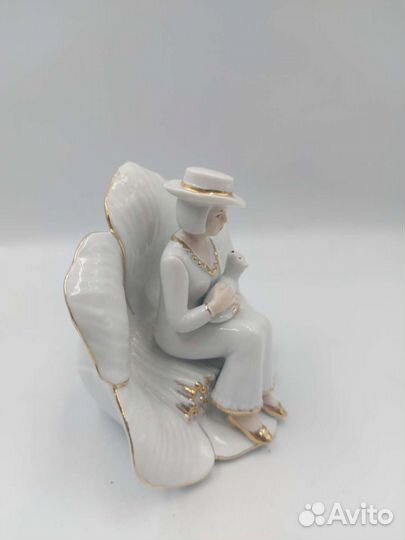 Статуэтка винтаж фарфор 