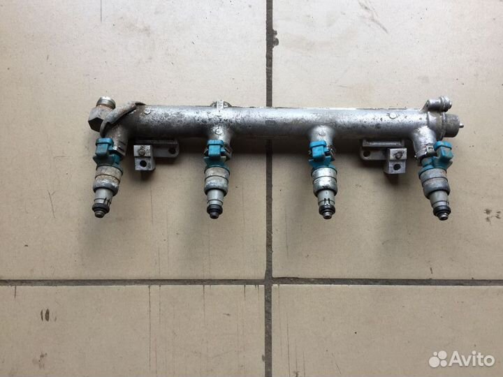 Форсунка топливная рампа Saab 9-3 II 2.0 B207L