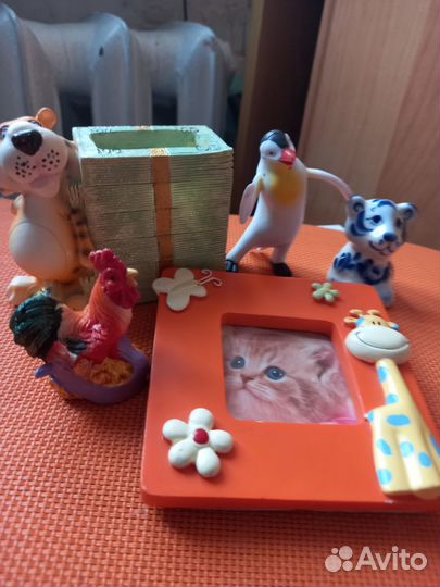 Статуэтки разные