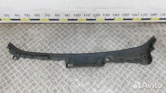 Накладка декоративная (жабо, дождевик) BMW 5 F10/F