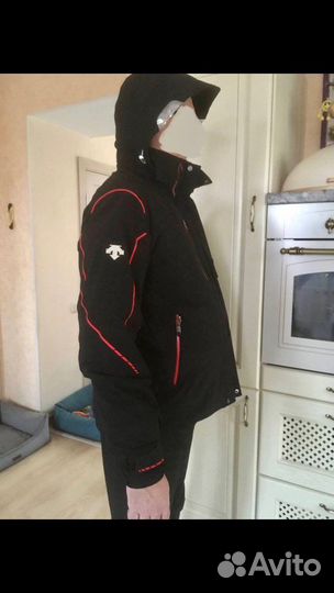 Мужской костюм Descente новый тройка