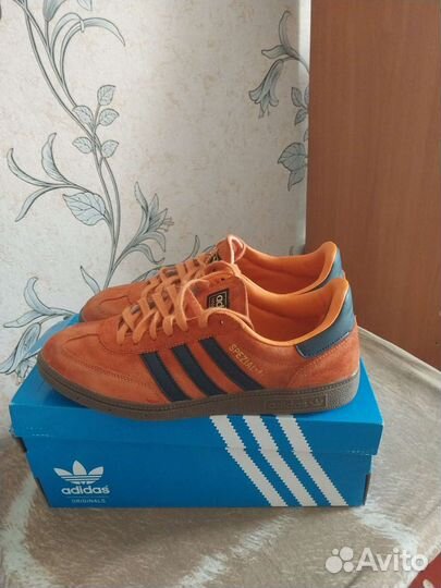 Adidas spezial