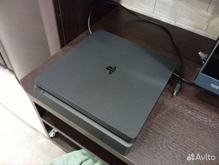 Sony playstation 4 pro 1tb вместе с дисками