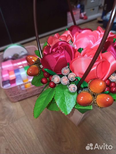 Букет из атласной ленты, тропиарий