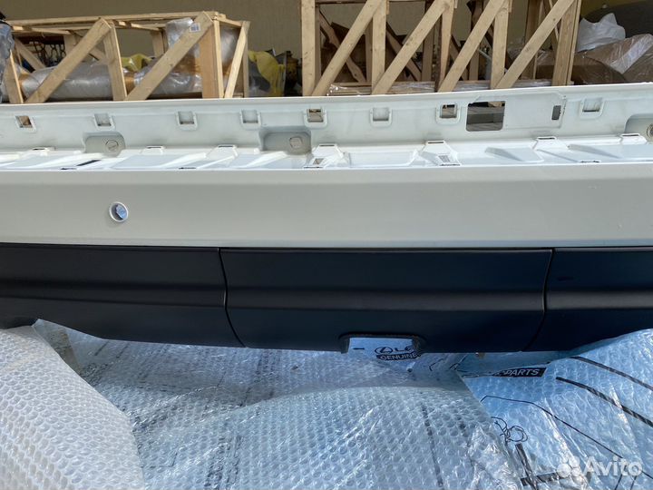 Бампер задний Toyota Land Cruiser 300