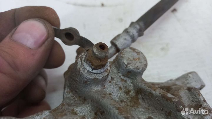 Суппорт задний левый Hyundai Tucson 2