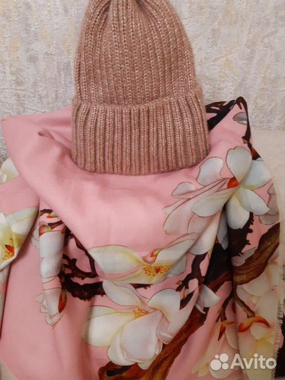 Палантин и шапочка