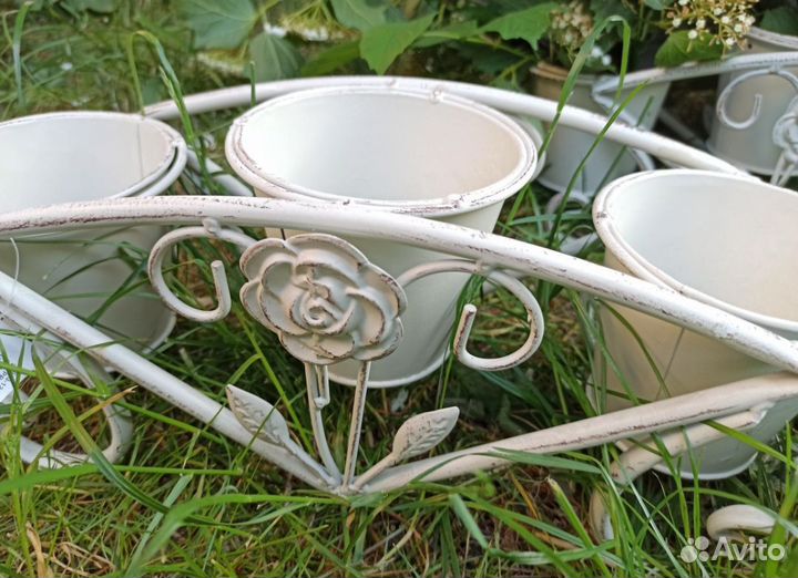 Кованая ваза стойка для цветов