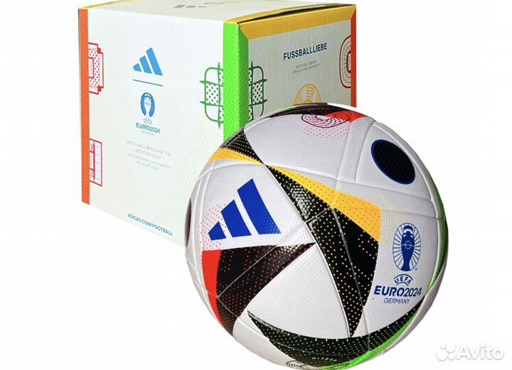 Футбольный мяч