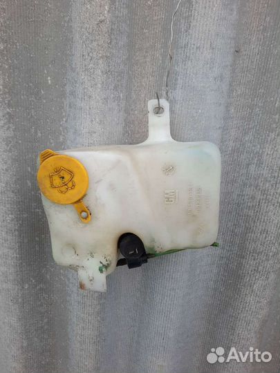 Бачёк омывателя с моторчиком на opel corsa b
