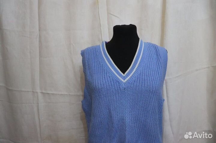 Вязаная жилетка женская голубая 46